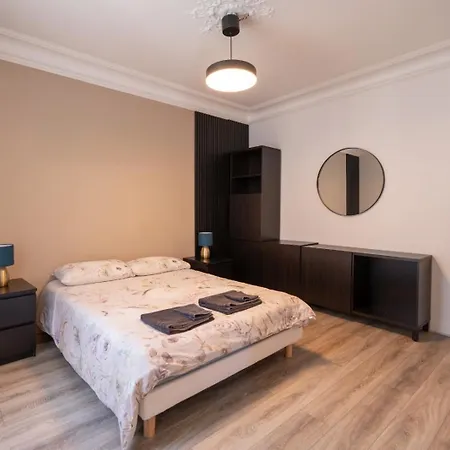 Voltaire Apartment